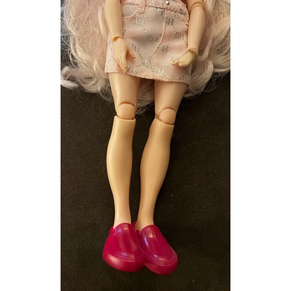 Rainbow High Bella Parker #2‎  Fashion Doll Pink Hair Skirt Pink Shoes RH2